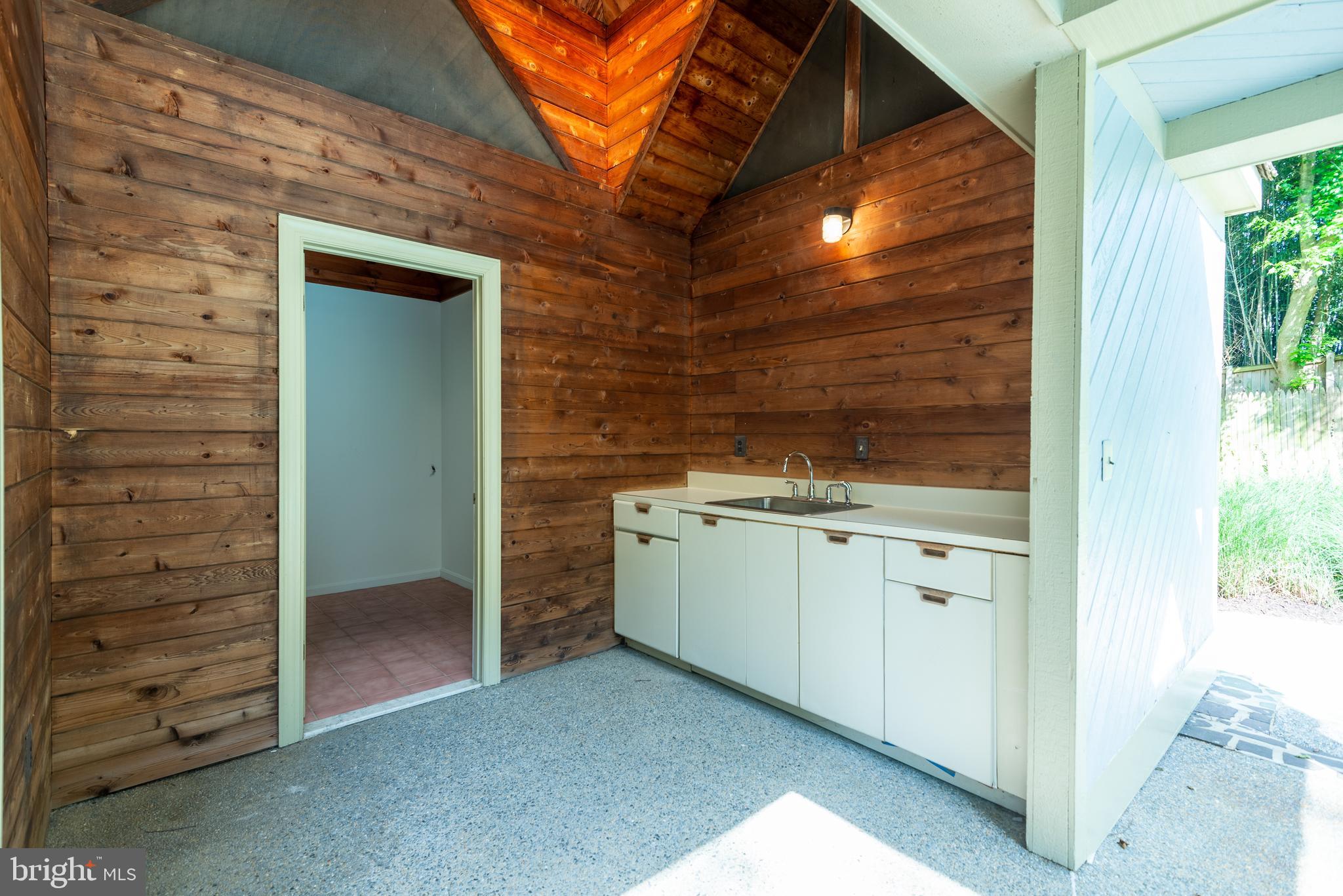 POTOMAC VILLAGE - Residential