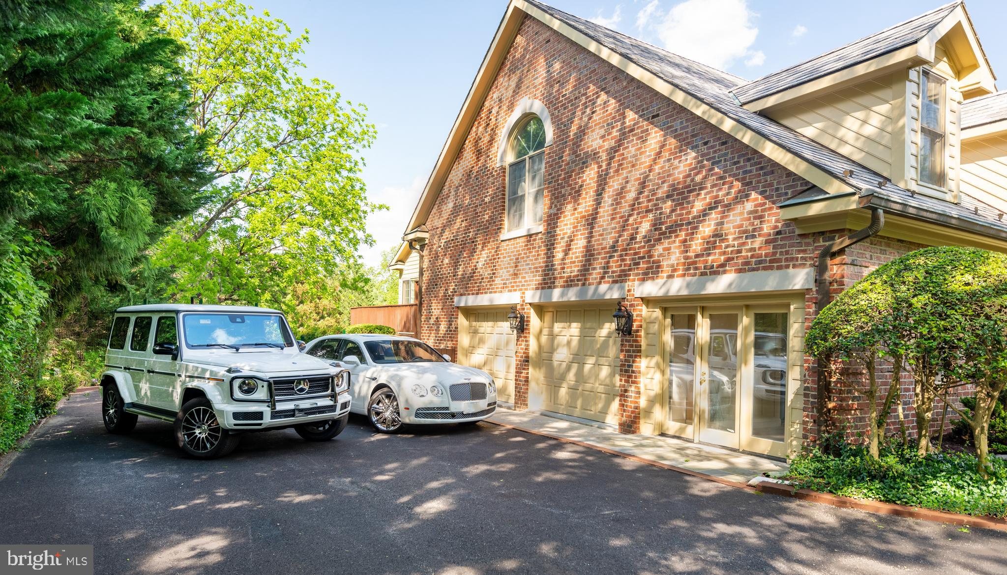 POTOMAC VILLAGE - Residential