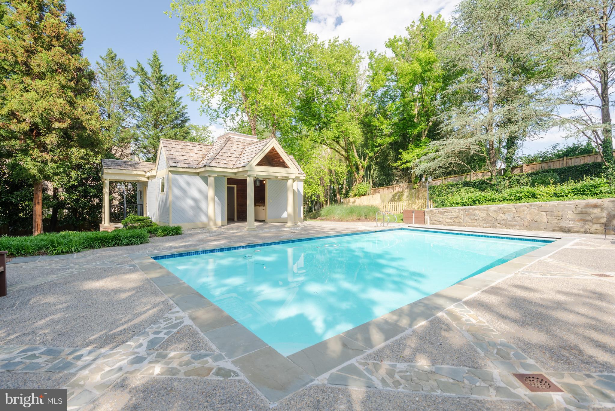 POTOMAC VILLAGE - Residential