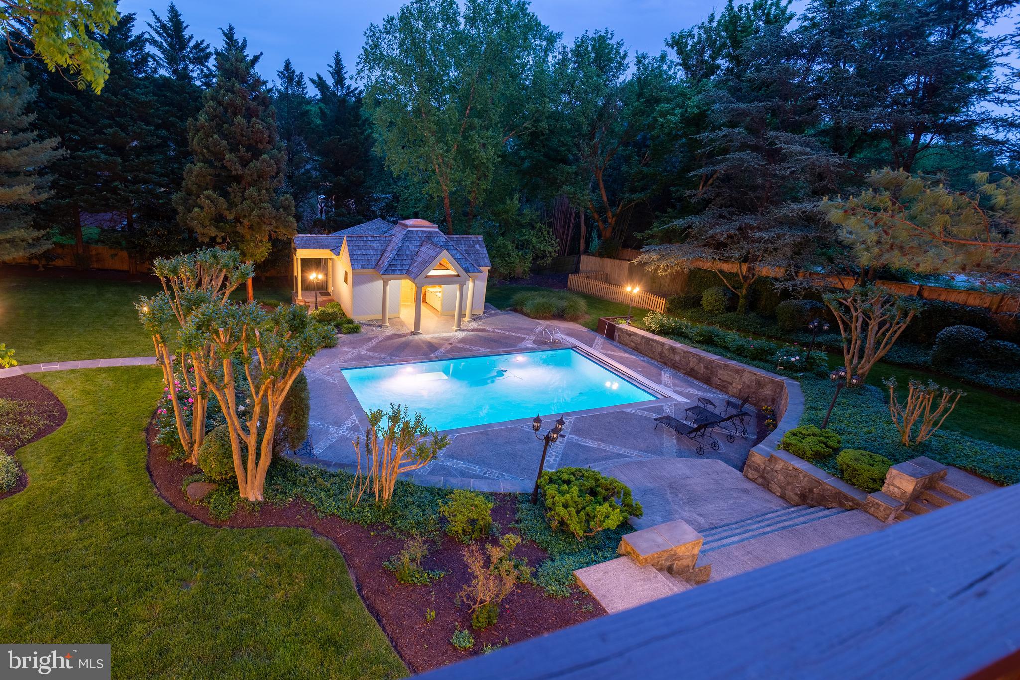 POTOMAC VILLAGE - Residential