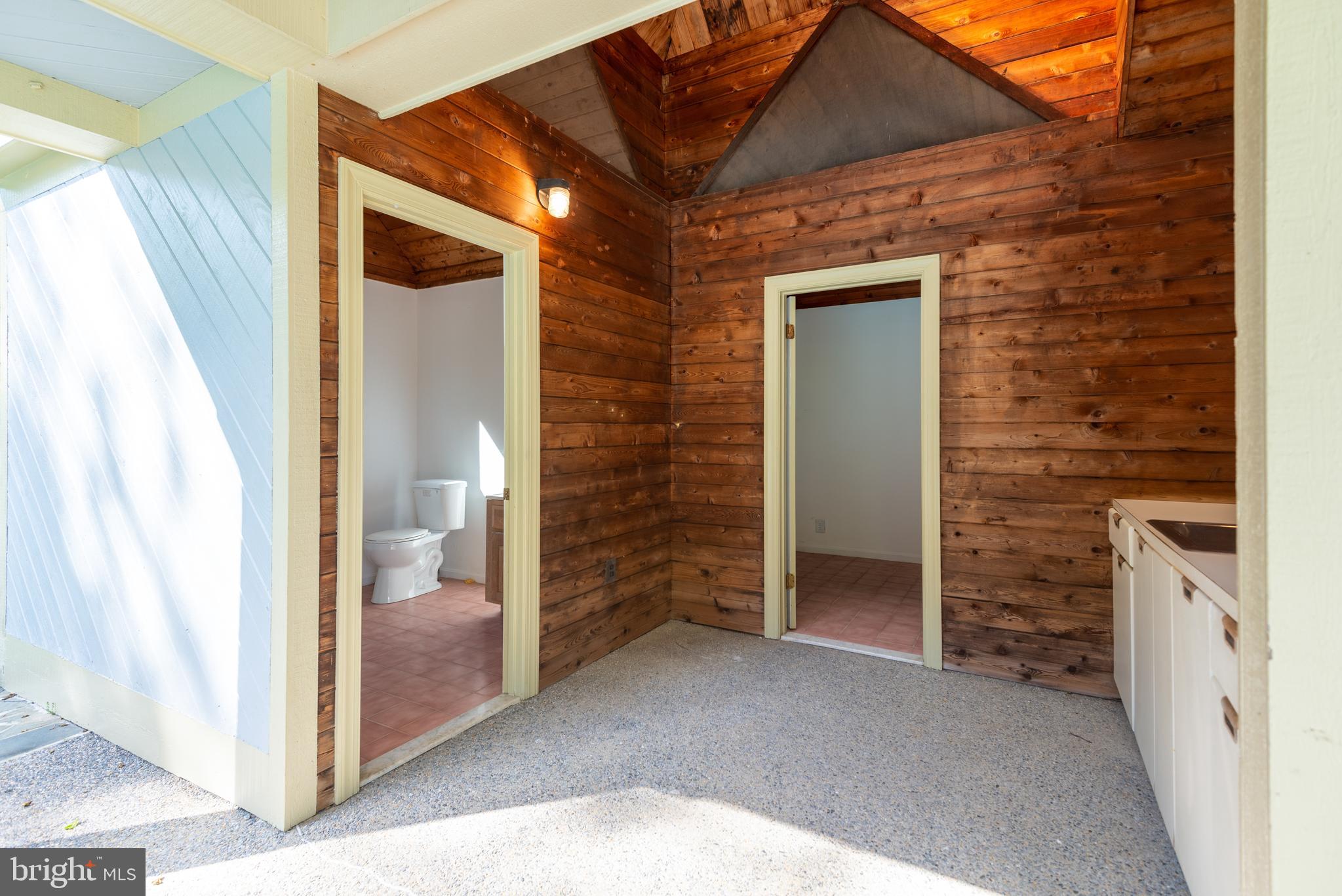 POTOMAC VILLAGE - Residential