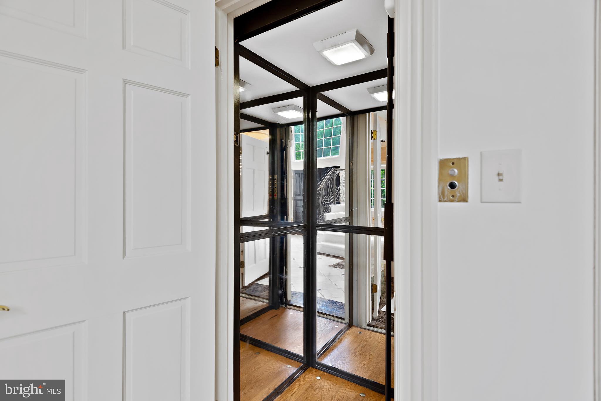 POTOMAC VILLAGE - Residential