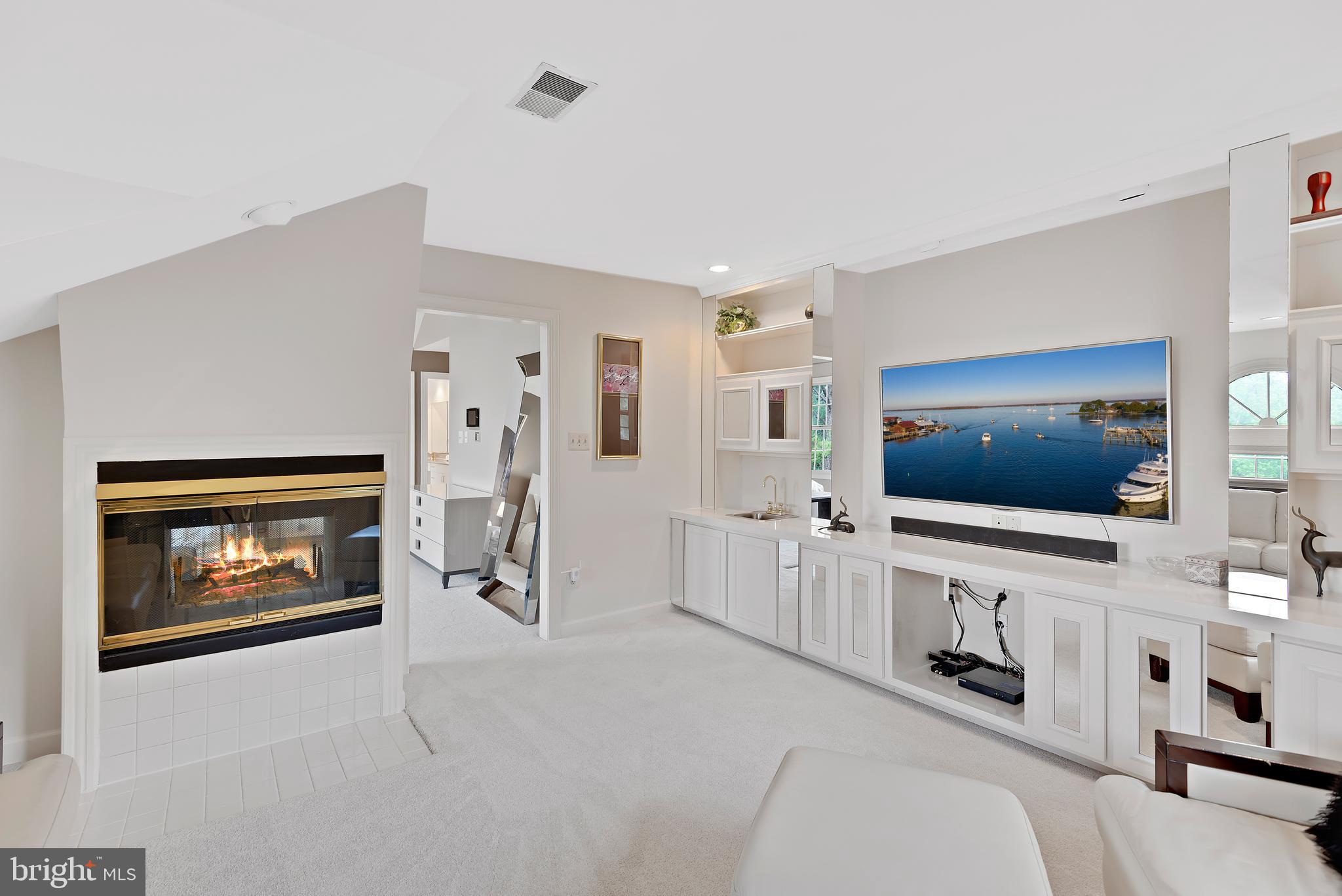 POTOMAC VILLAGE - Residential