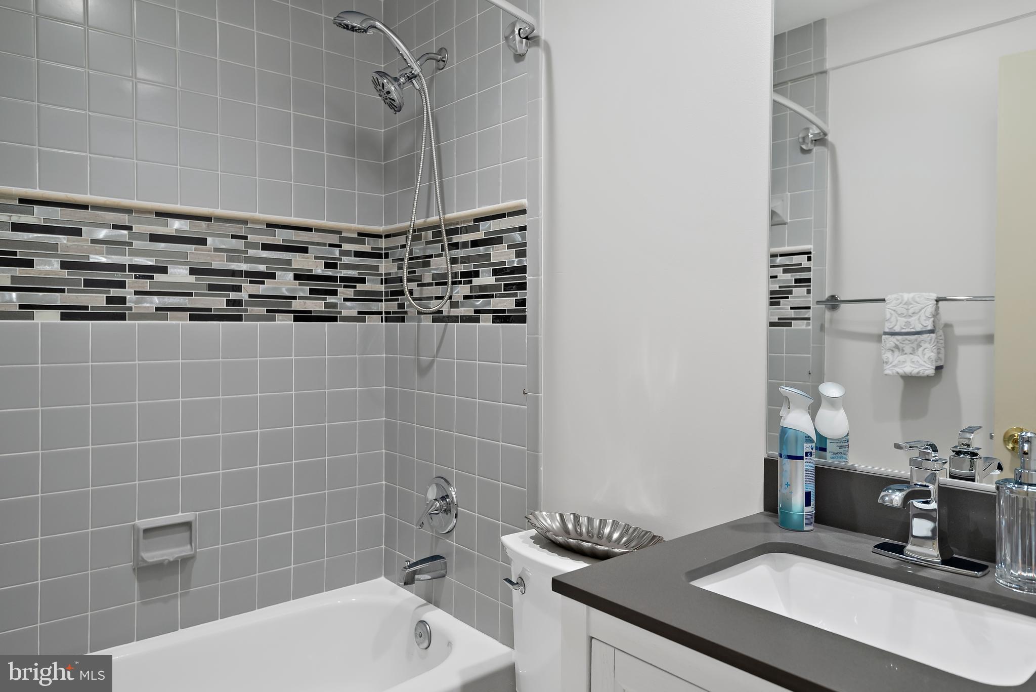 POTOMAC VILLAGE - Residential