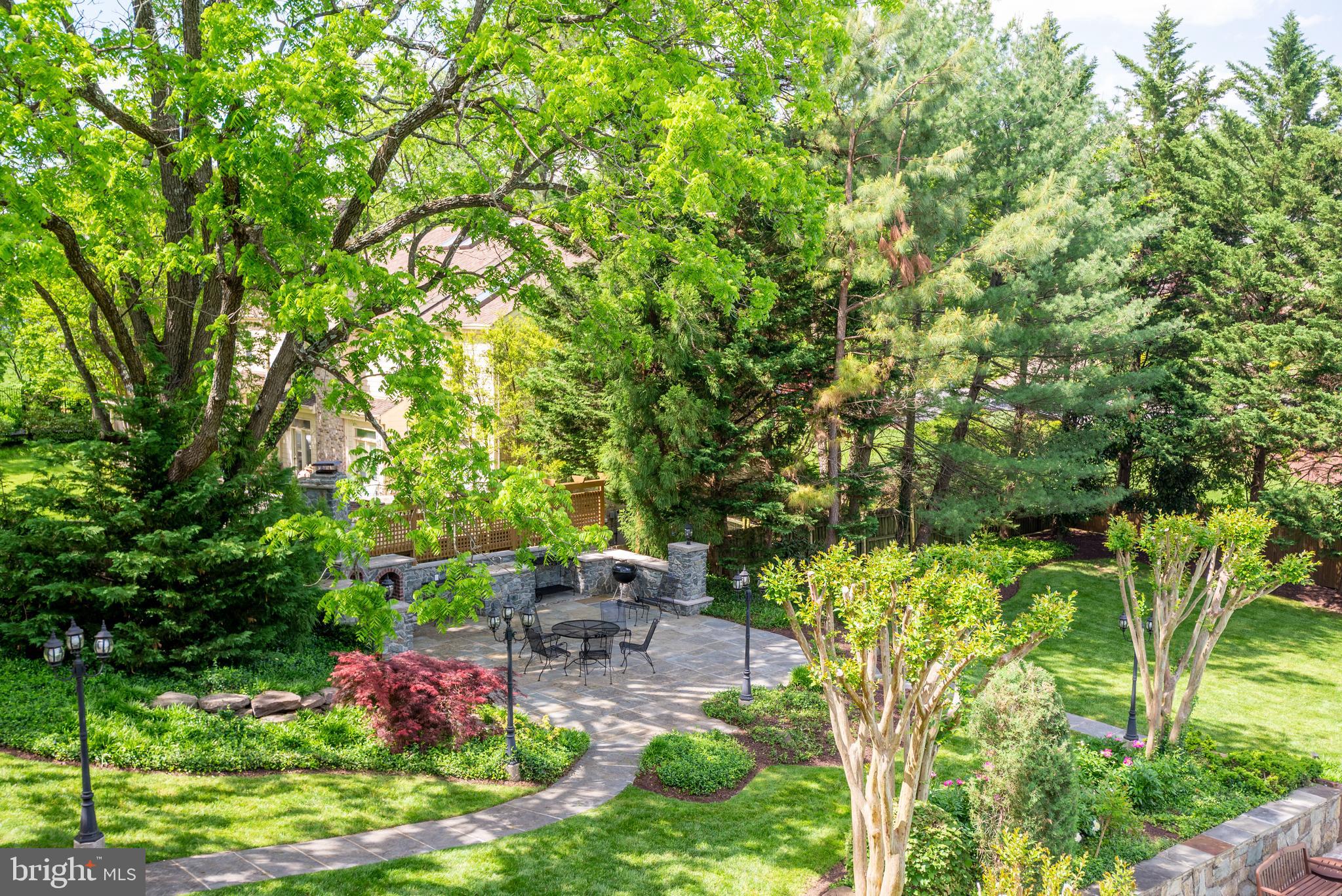 POTOMAC VILLAGE - Residential