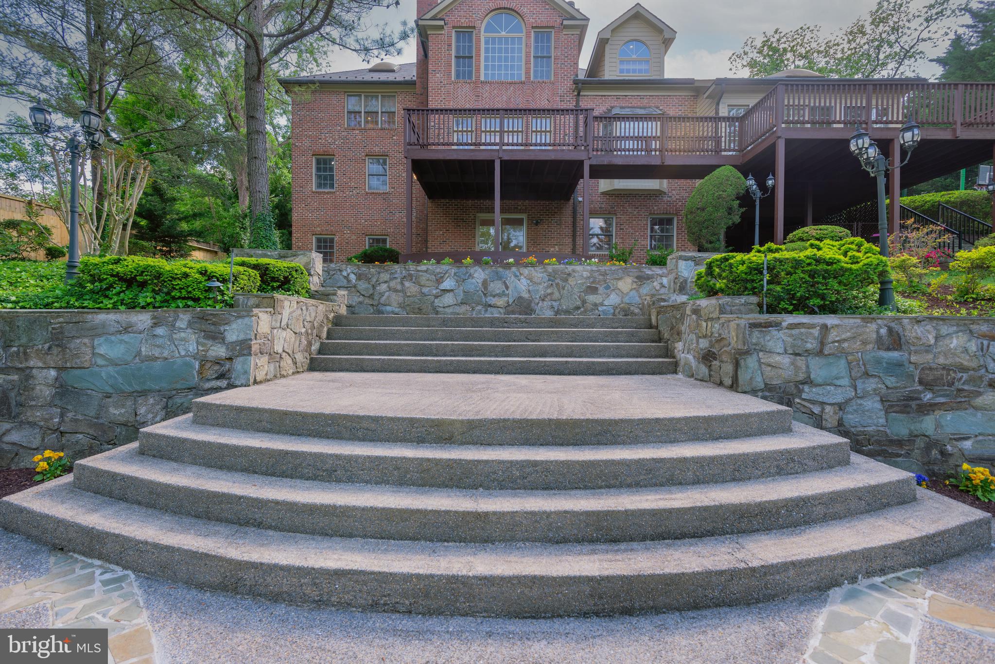 POTOMAC VILLAGE - Residential