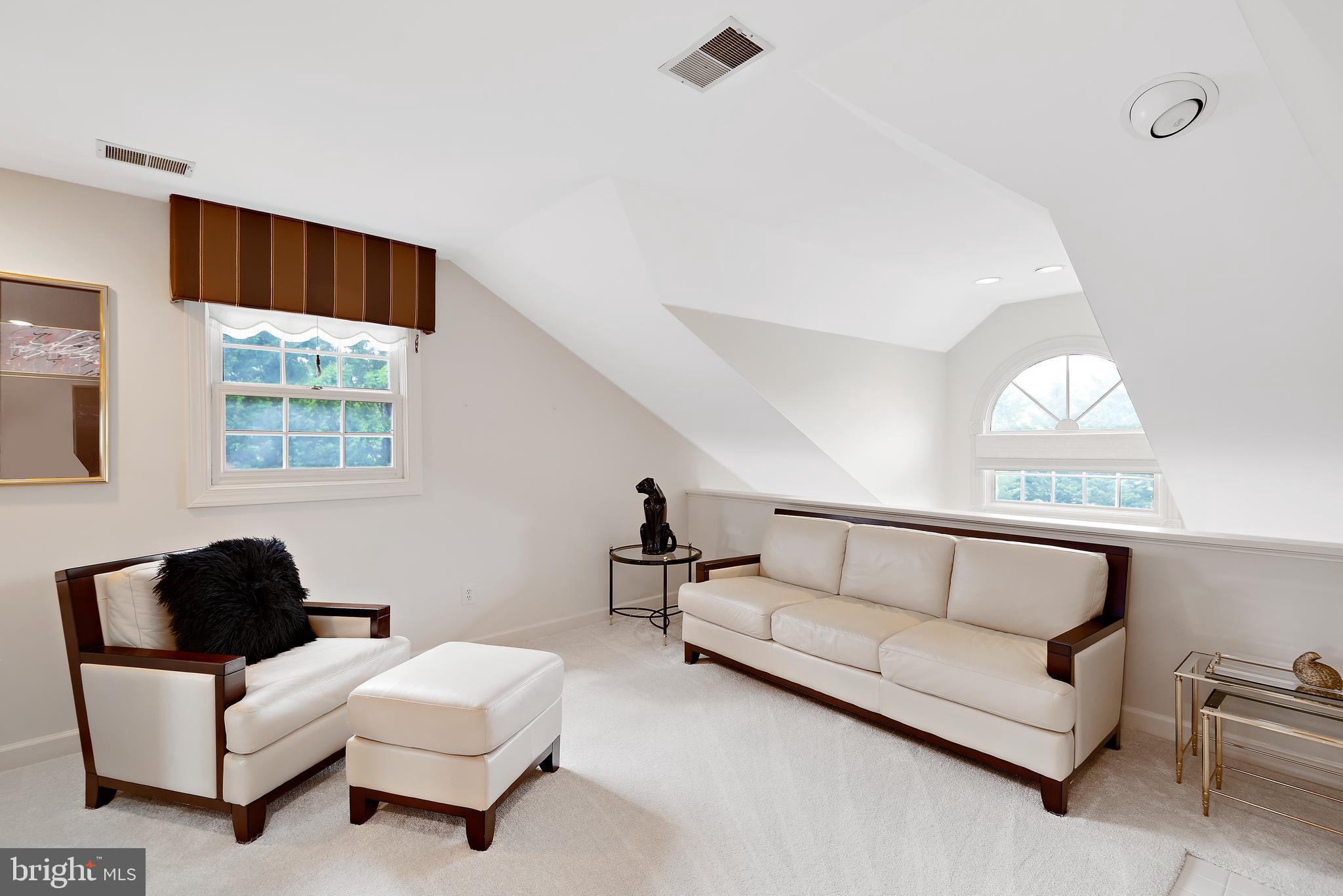 POTOMAC VILLAGE - Residential