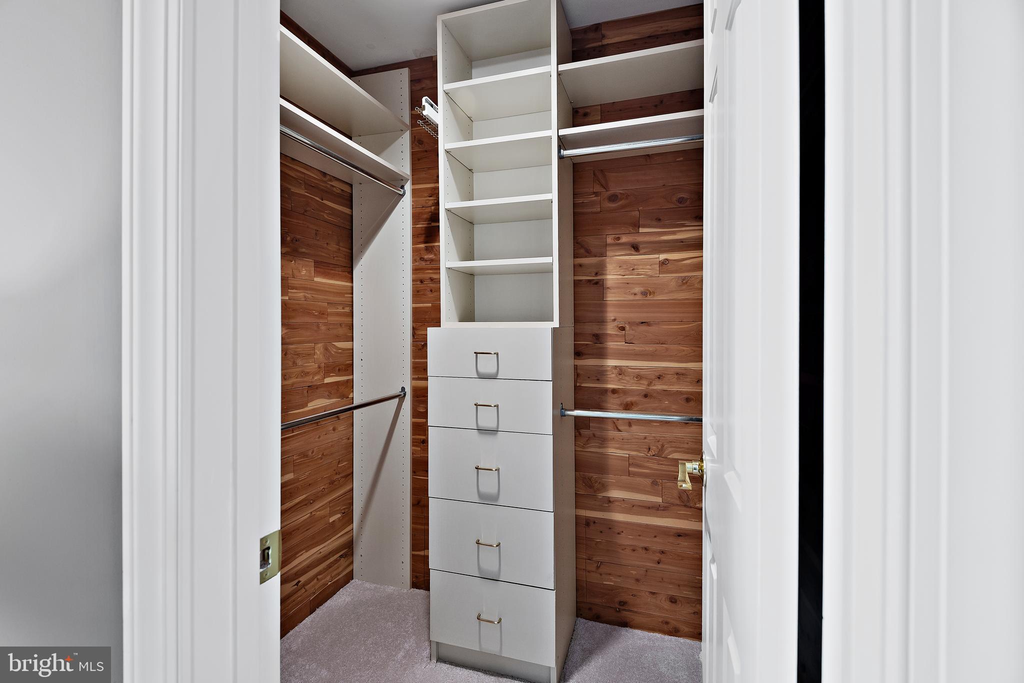 POTOMAC VILLAGE - Residential