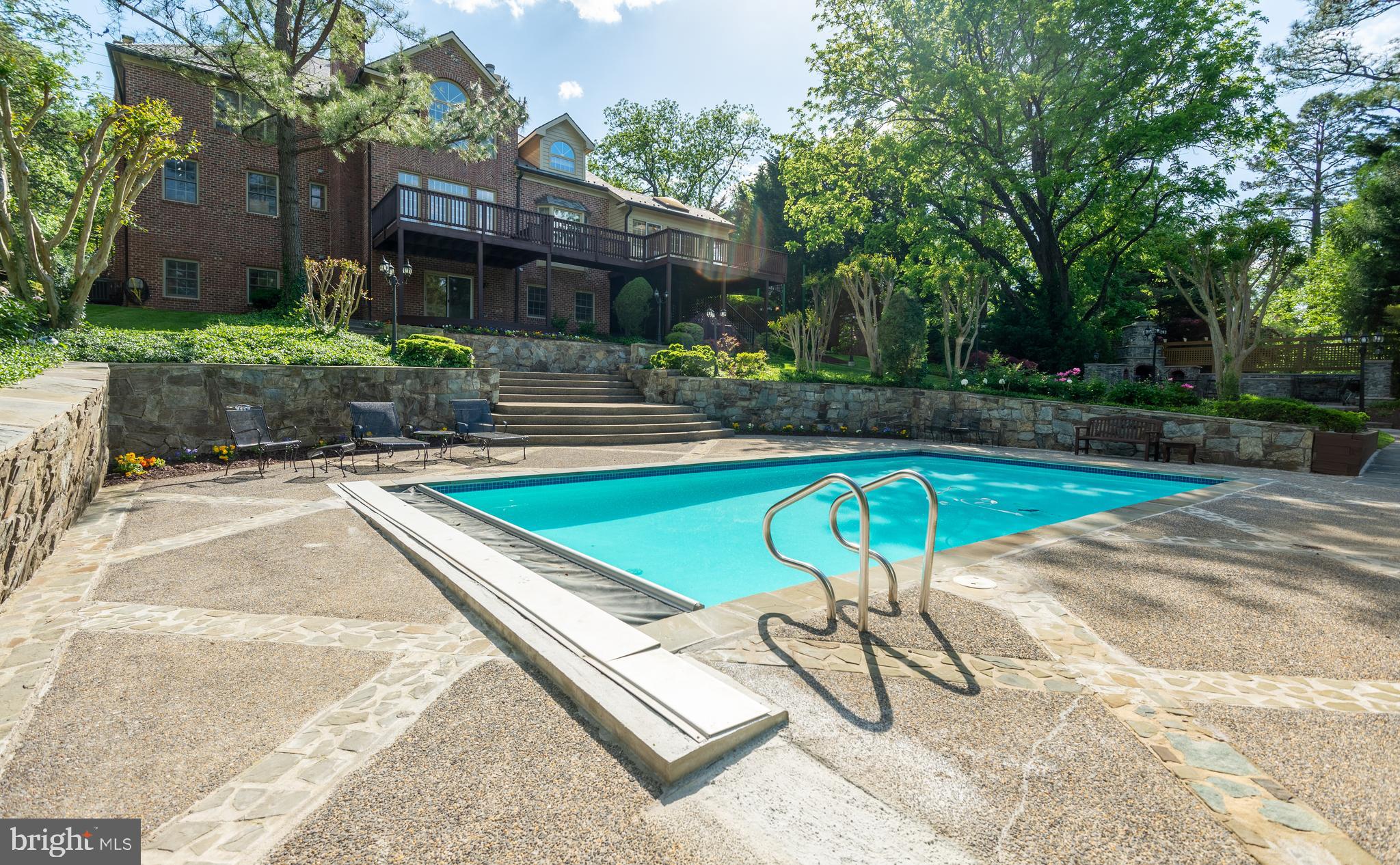 POTOMAC VILLAGE - Residential