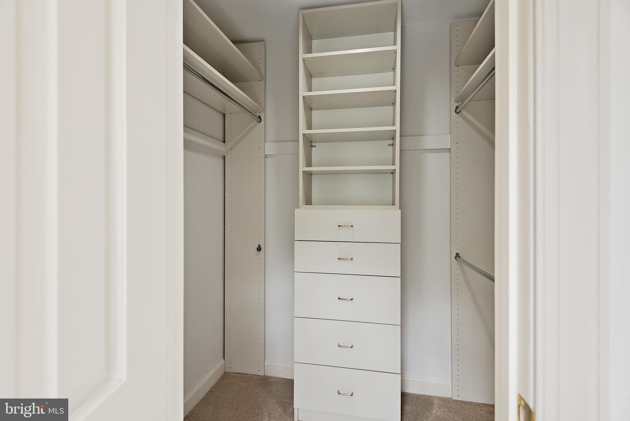 POTOMAC VILLAGE - Residential