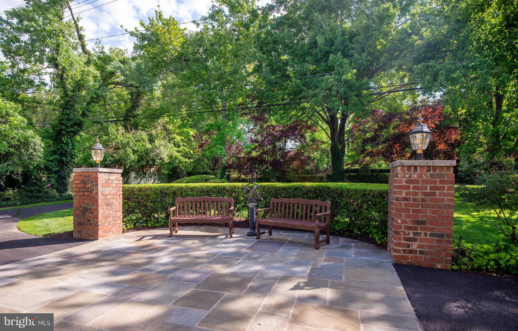 POTOMAC VILLAGE - Residential