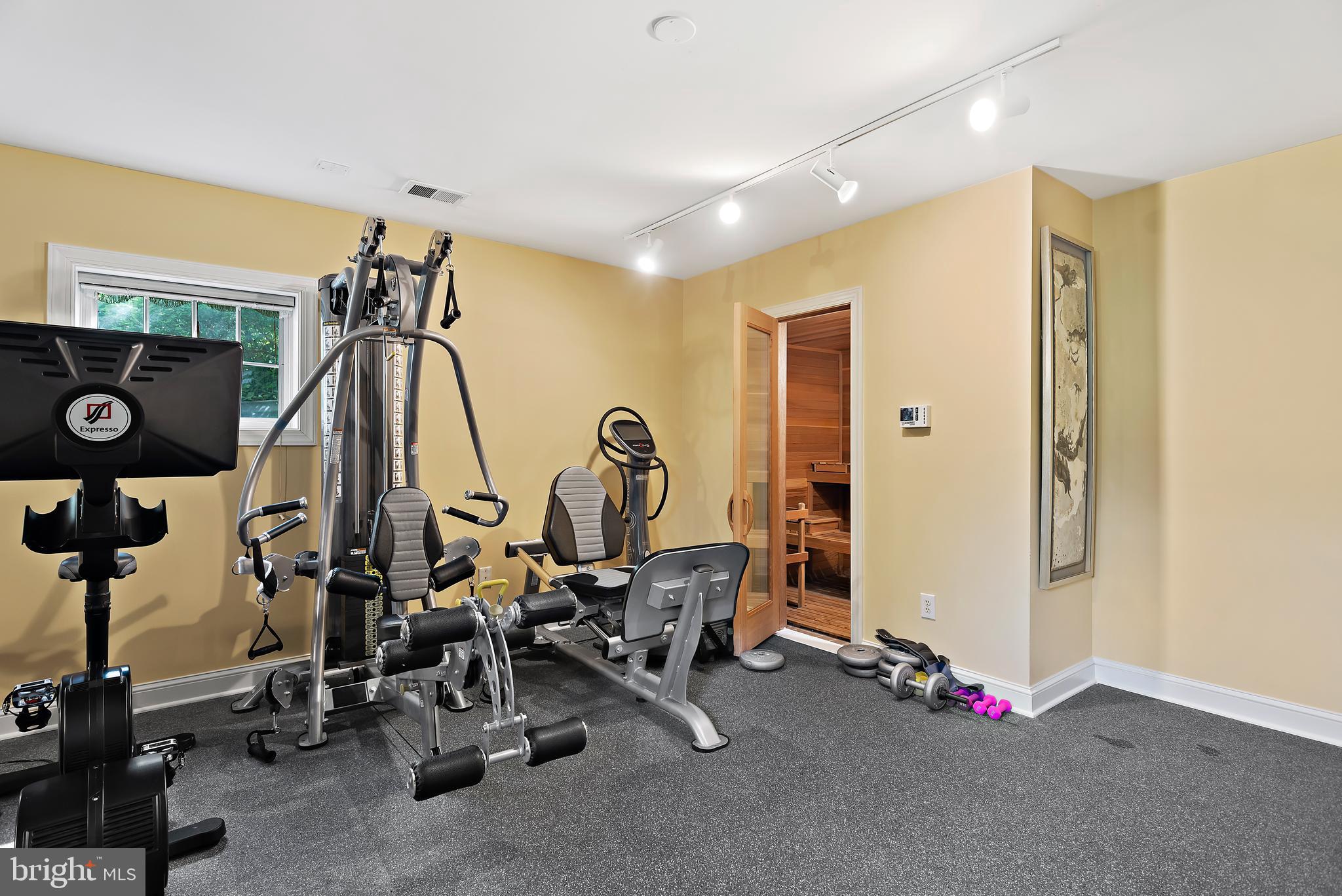 POTOMAC VILLAGE - Residential