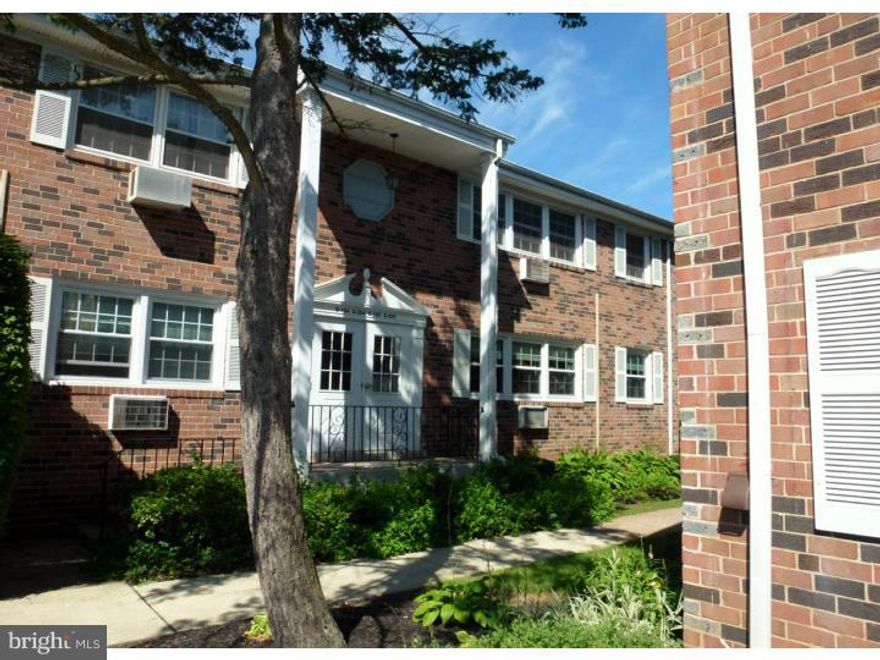 Very clean 2nd floor rental in desirable Valley House. Great location with easy access to Routes 202 & 611, Doylestown SEPTA station, and Doylestown's many shops and restaurants. Eat-it kitchen with electric range, dishwasher, and refrigerator. Washer and dryer. Spacious living room. Two nicely sized bedrooms with large closets. Remodeled bathroom. Hardwood throughout the living room and bedrooms. Tenants pays heat, electric, water, sewer, phone/cable.  Landlord pays condo fee.
