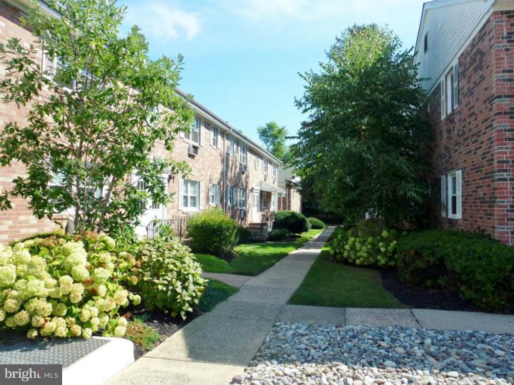 VALLEY HOUSE - Residential Lease