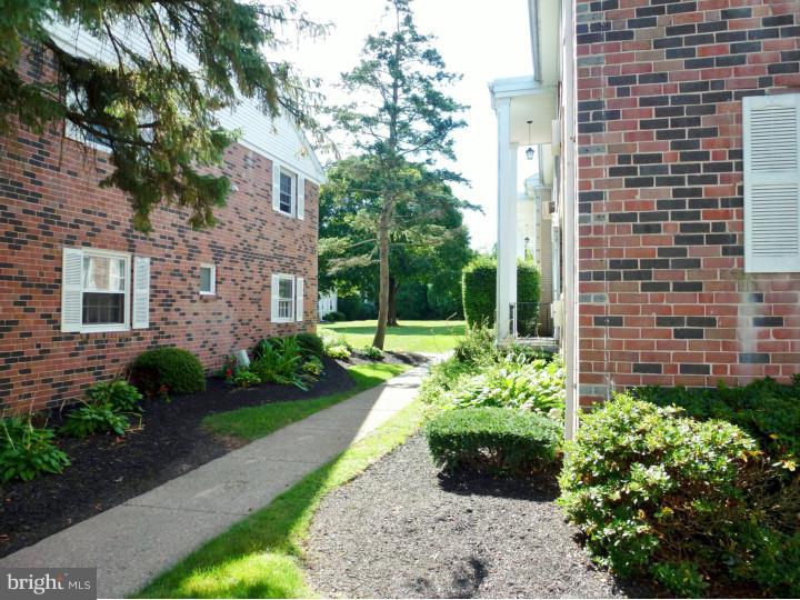 VALLEY HOUSE - Residential Lease