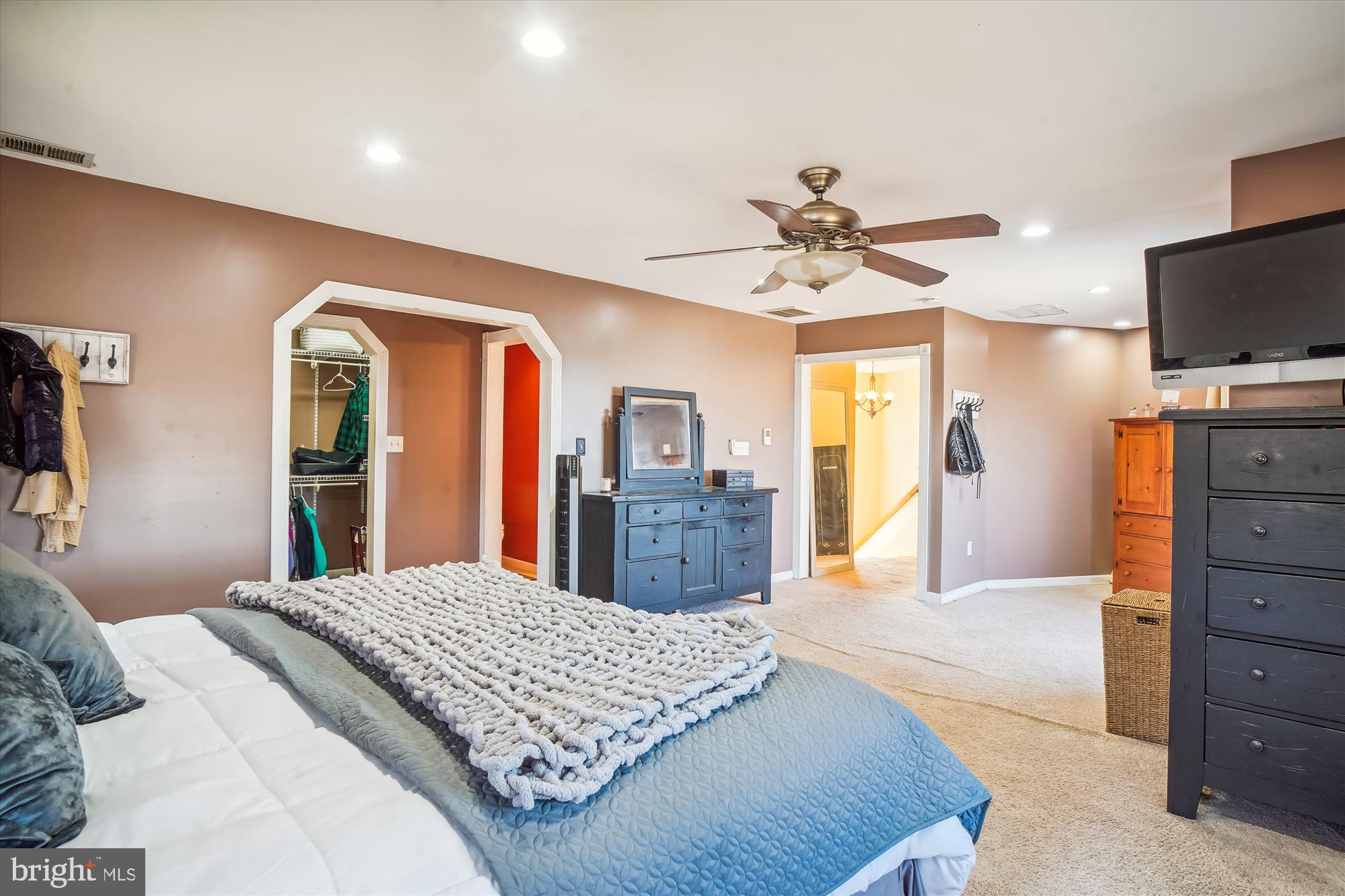 DAMASCUS OUTSIDE - Residential