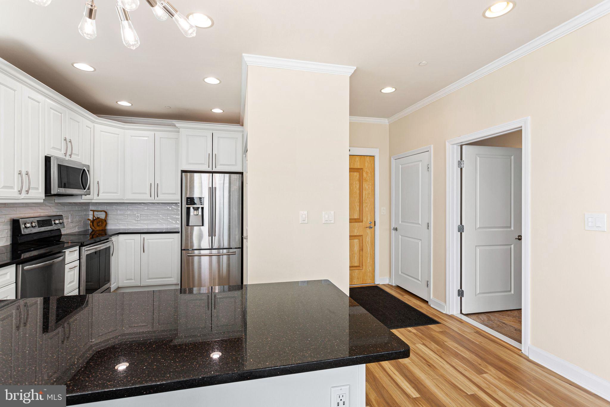 901 N PENN STREET R2401