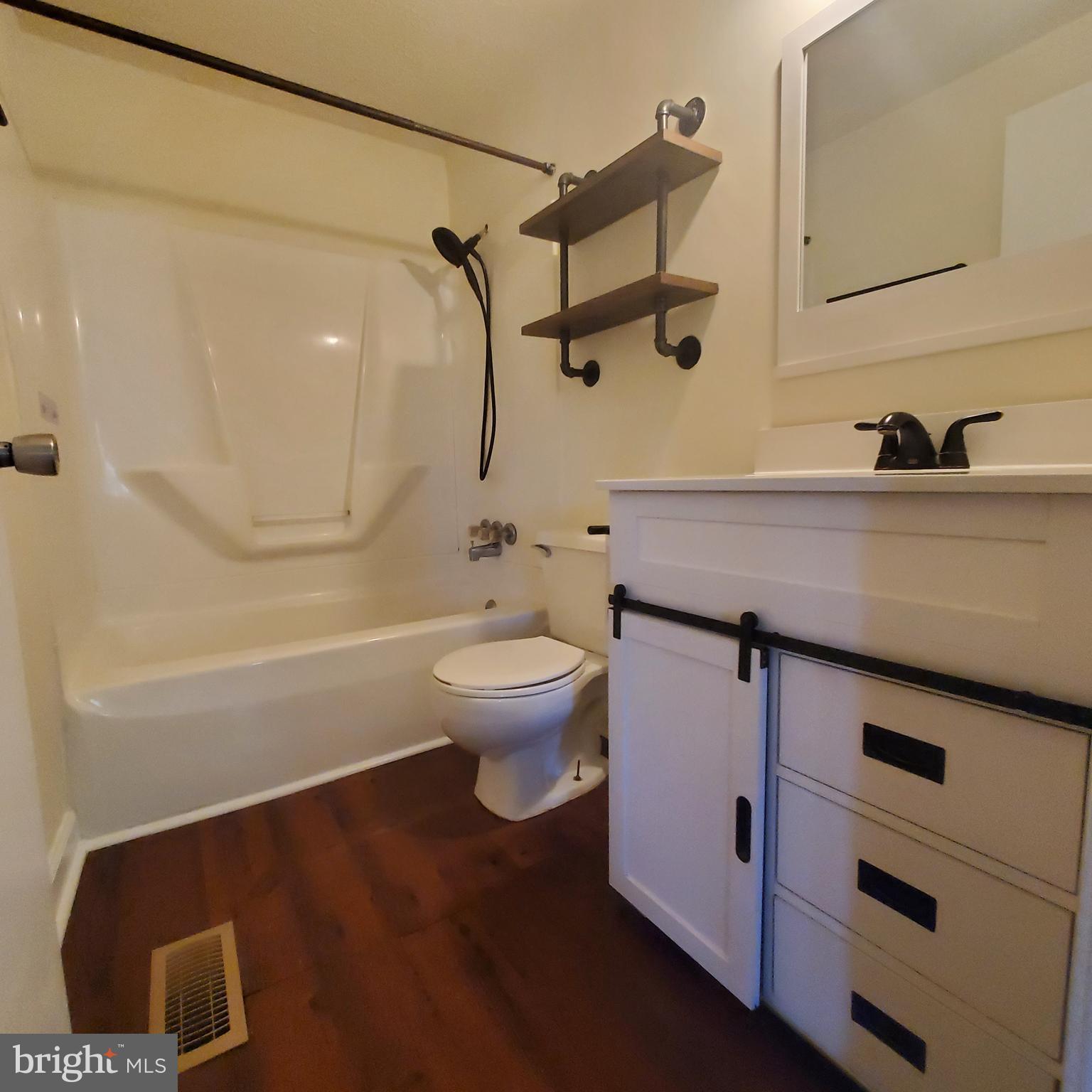 MILL GARDEN - Residential Lease