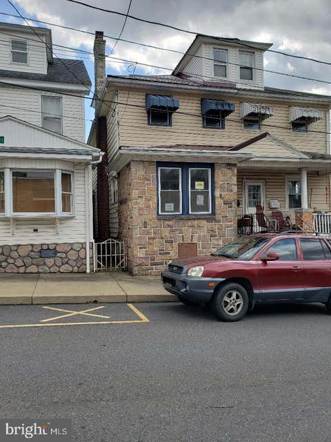 Townhouse For Sale - 502 W Girard Street<br/> MOUNT CARMEL, PA 17851