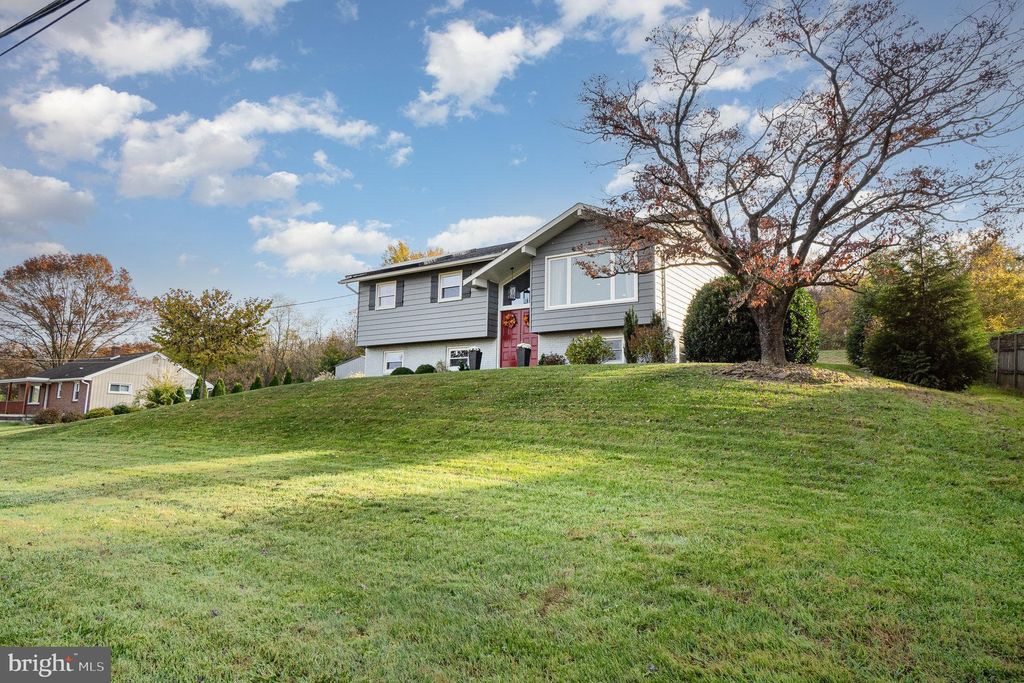 Photo of 579 Baumgardner Road, Willow Street, PA 17584 (MLS # PALA2059716)