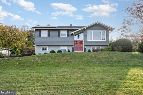 Photo of 579 Baumgardner Road, Willow Street, PA 17584 (MLS # PALA2059716)