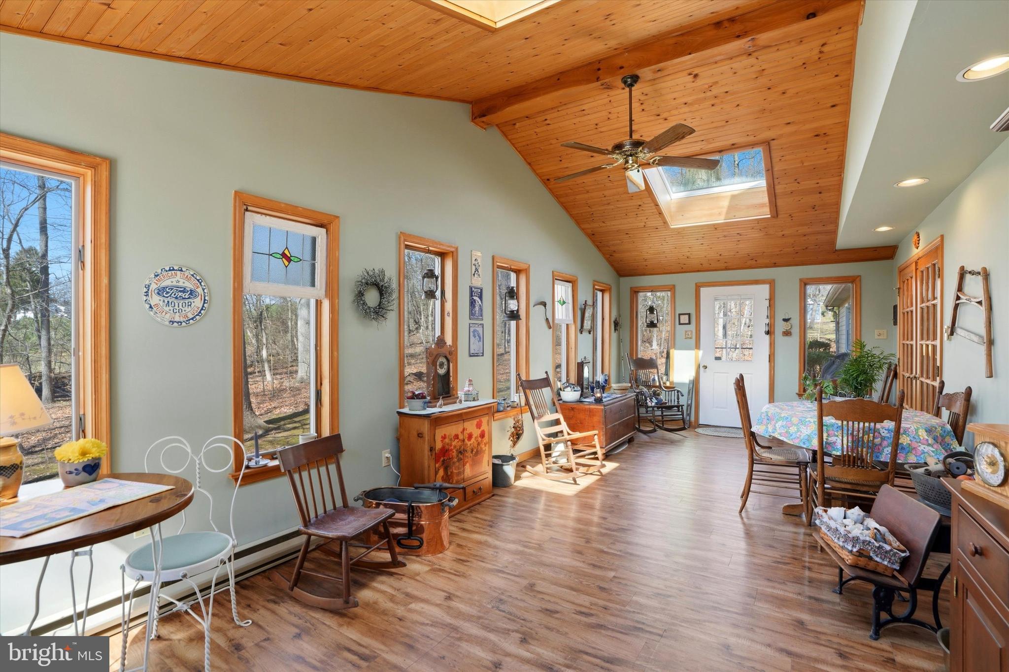 LAUREL - Residential