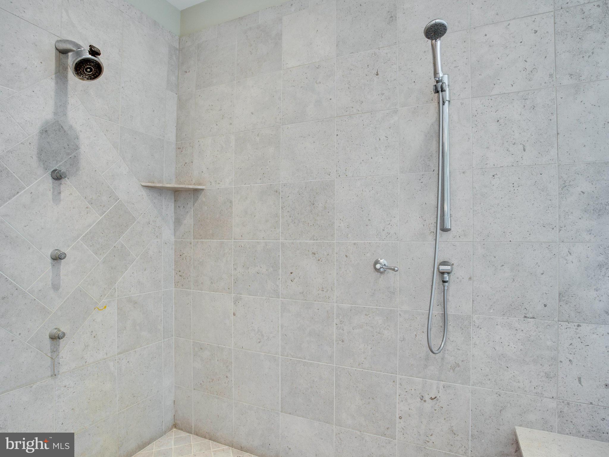 DAVIDSONVILLE - Residential