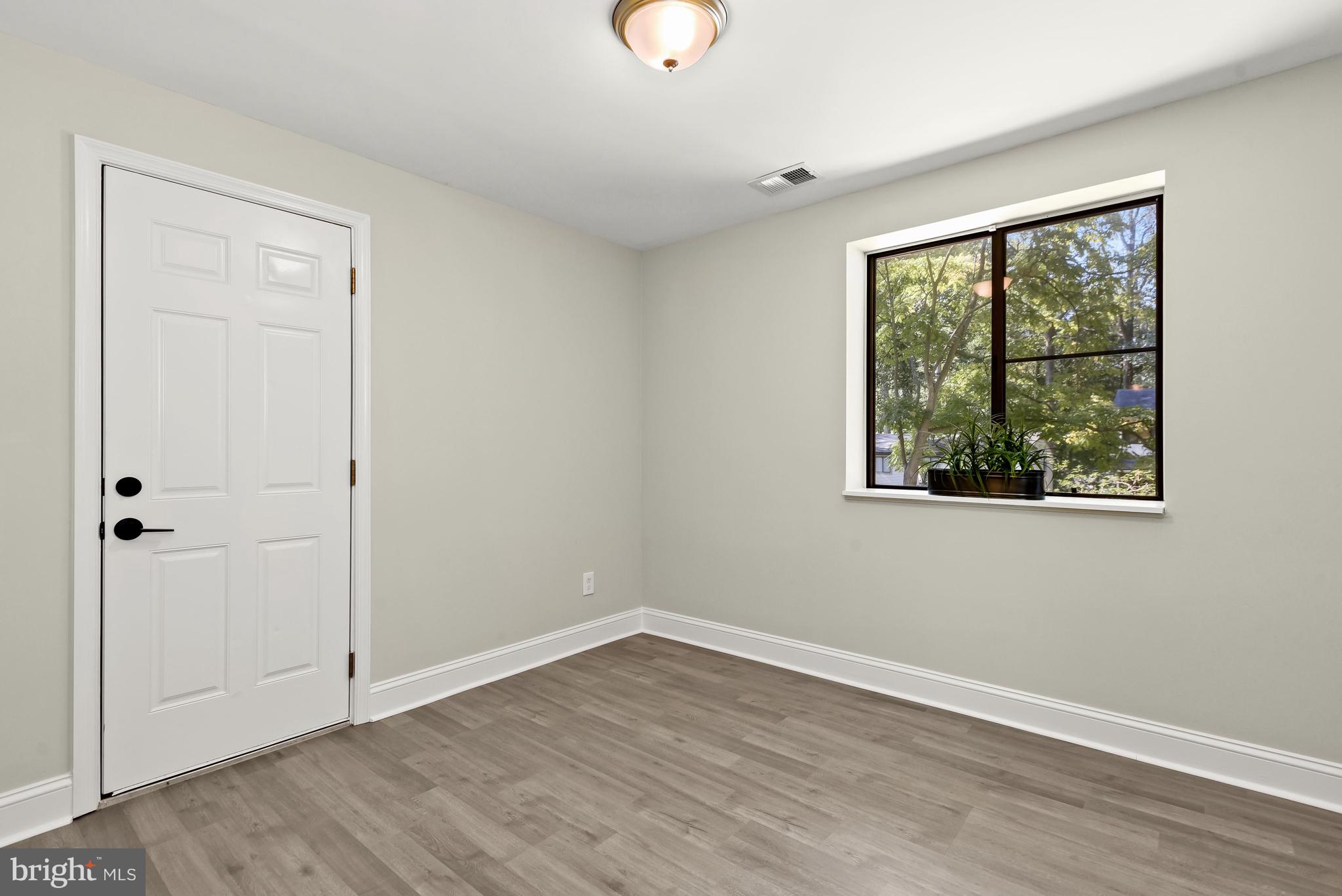 VILLAGE OF OAKLAND MILLS - Residential