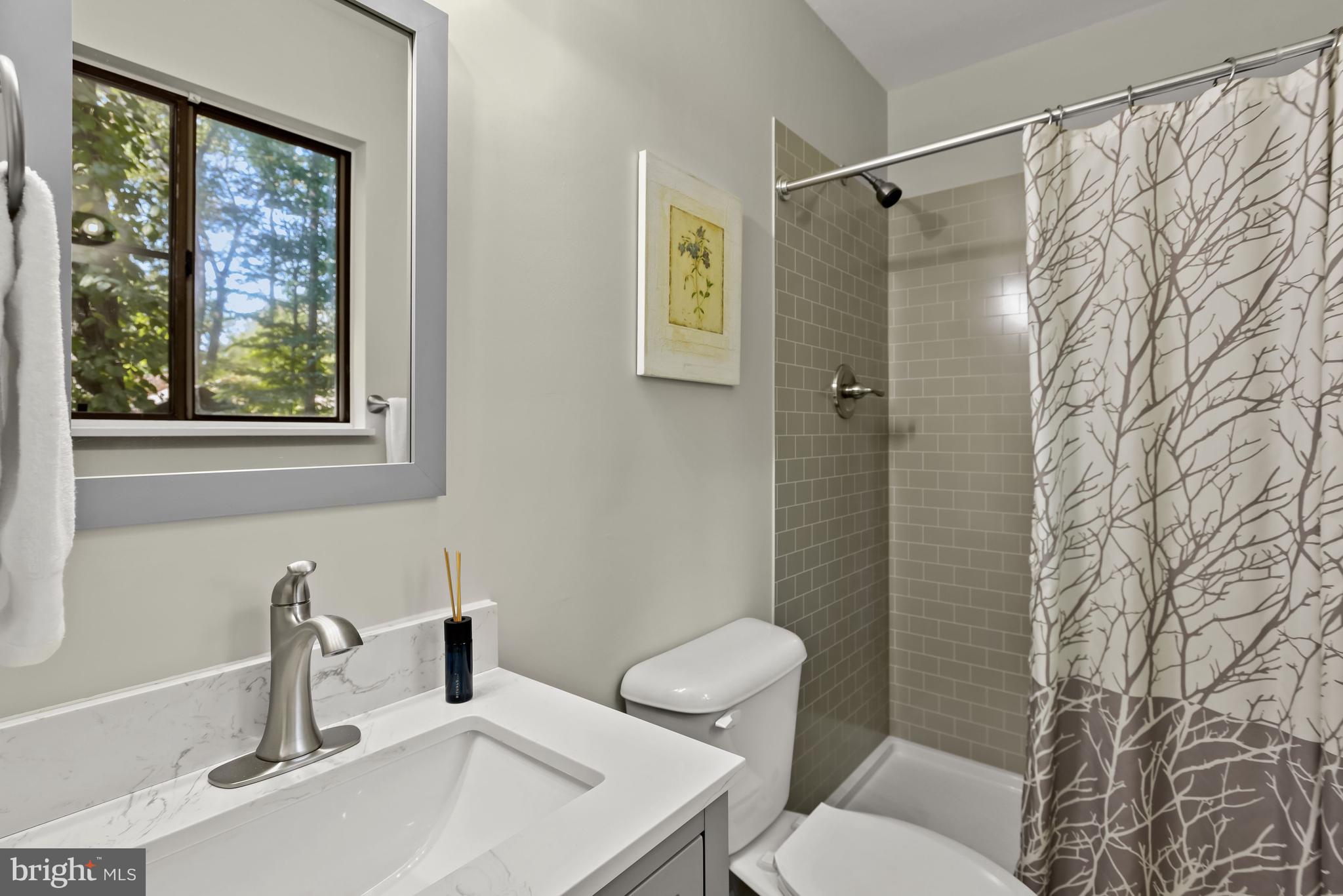 VILLAGE OF OAKLAND MILLS - Residential