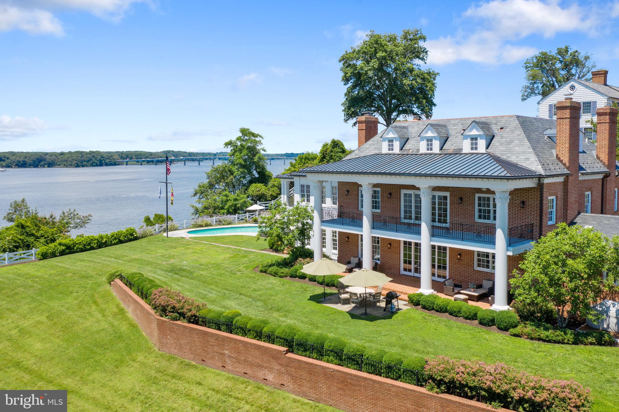 PENDENNIS MOUNT - Residential