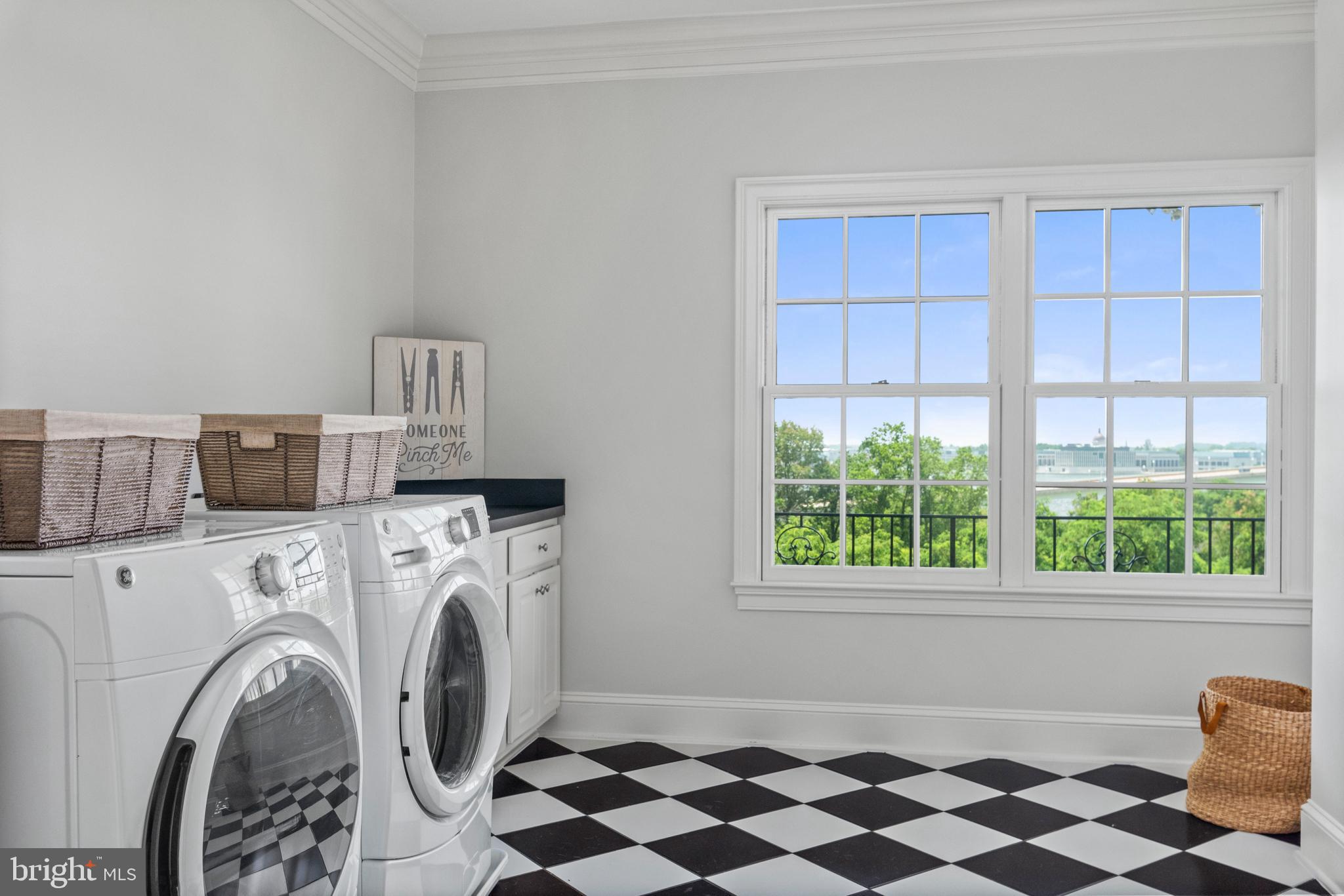 PENDENNIS MOUNT - Residential