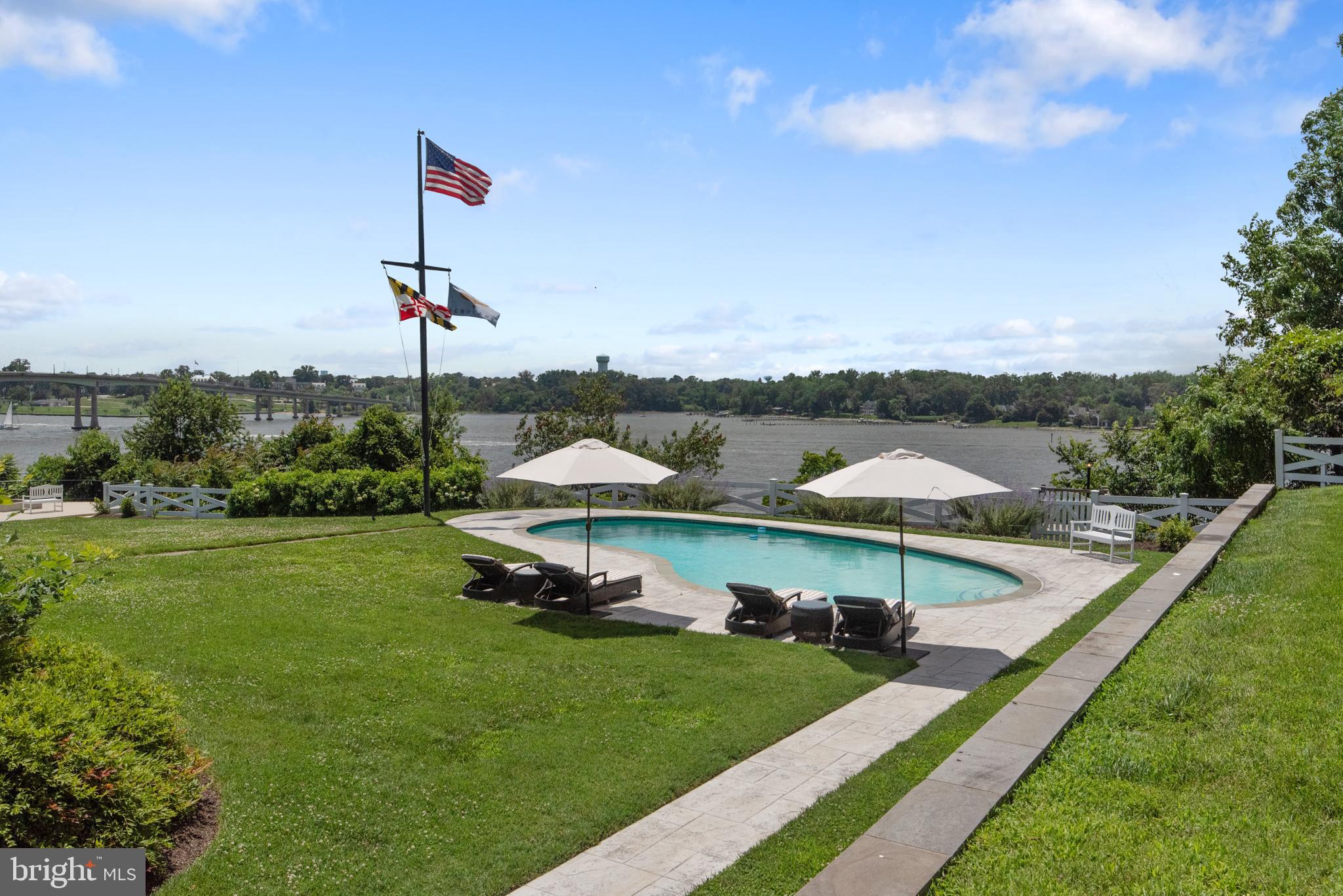 PENDENNIS MOUNT - Residential