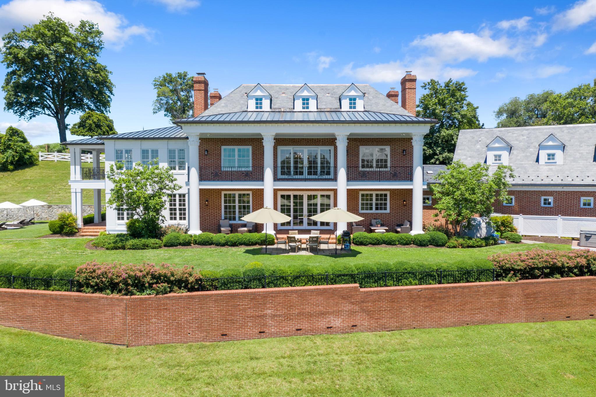 PENDENNIS MOUNT - Residential