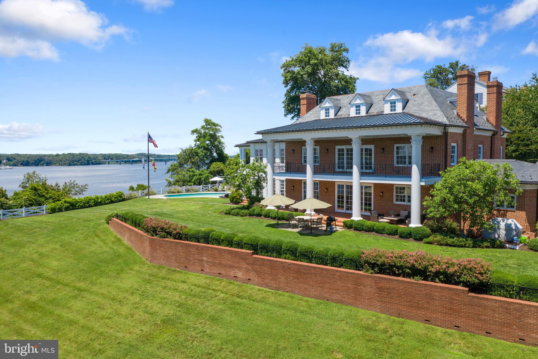 PENDENNIS MOUNT - Residential