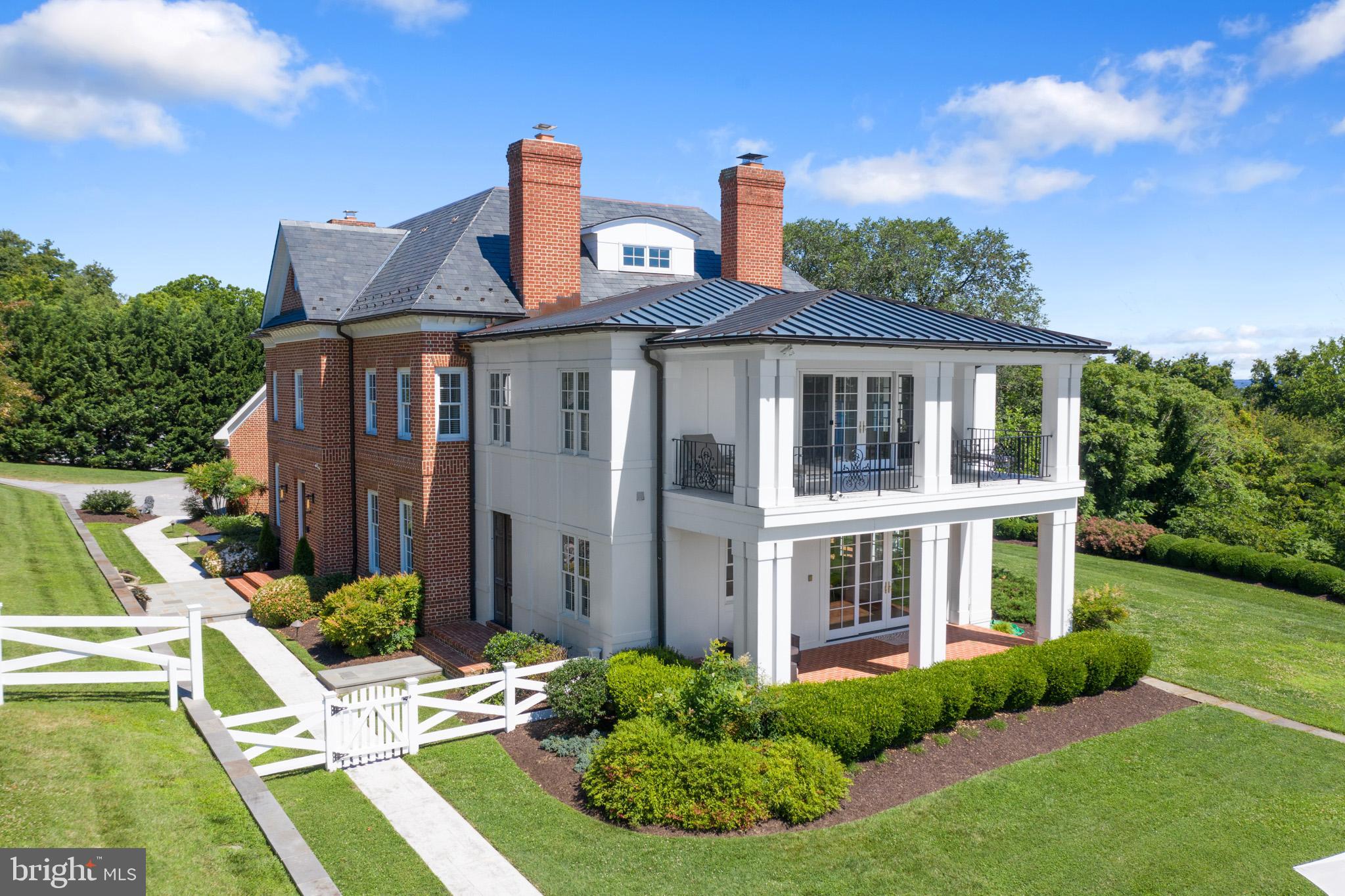 PENDENNIS MOUNT - Residential