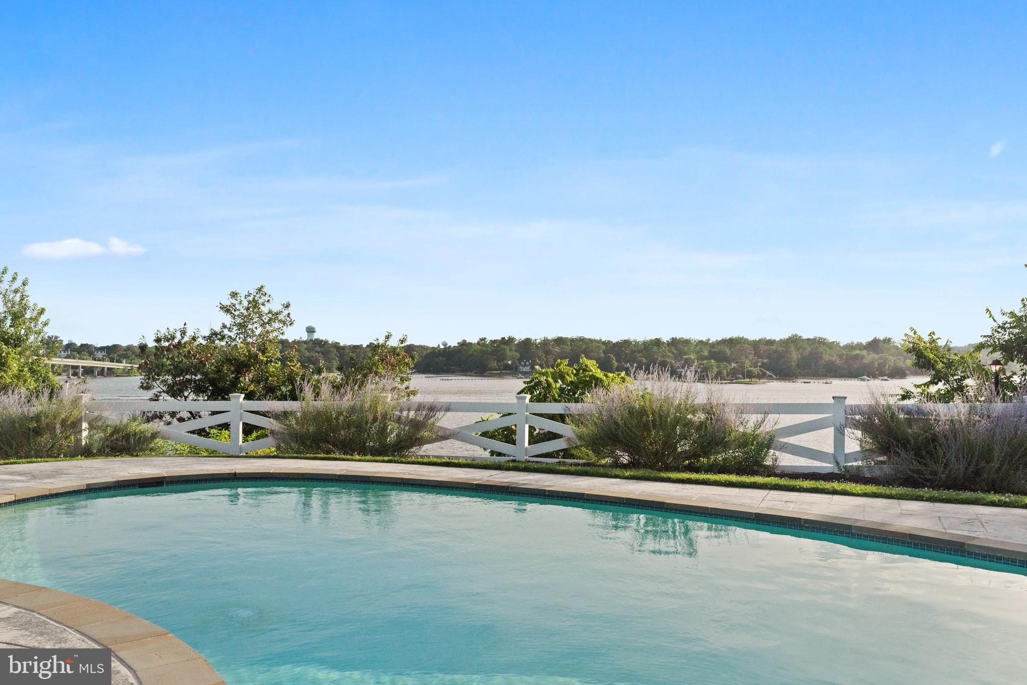 PENDENNIS MOUNT - Residential