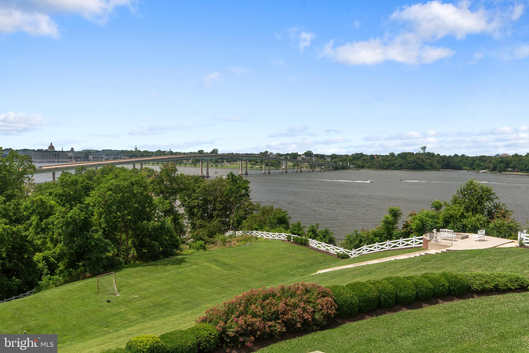 PENDENNIS MOUNT - Residential