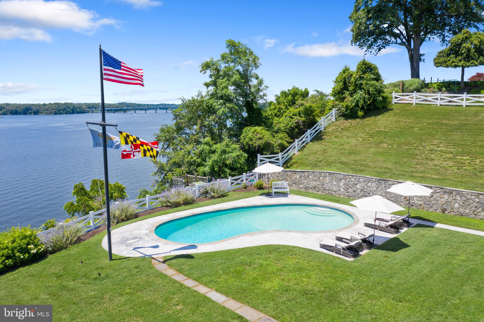 PENDENNIS MOUNT - Residential