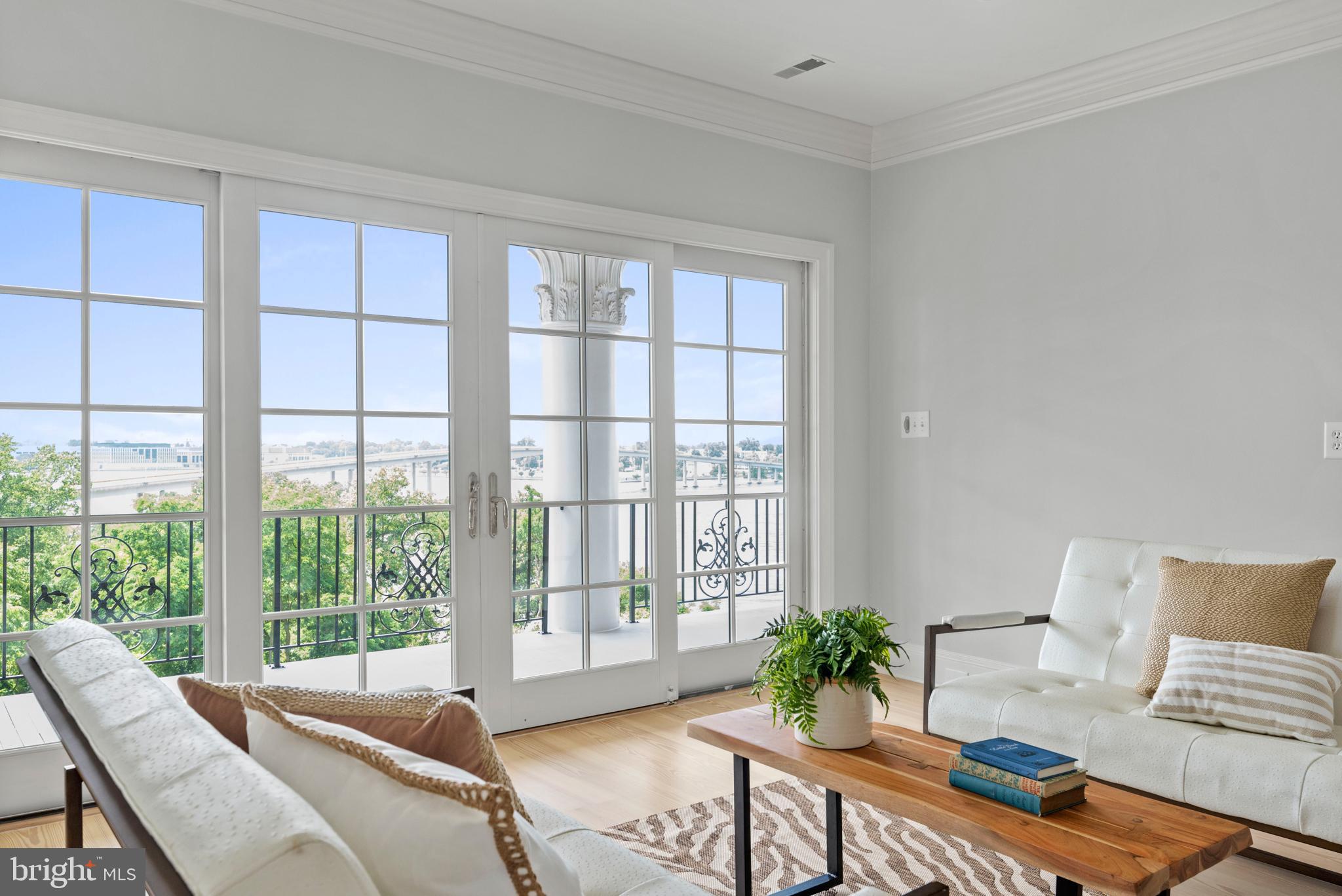 PENDENNIS MOUNT - Residential