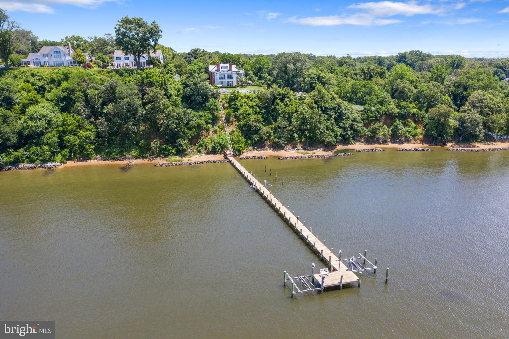 PENDENNIS MOUNT - Residential