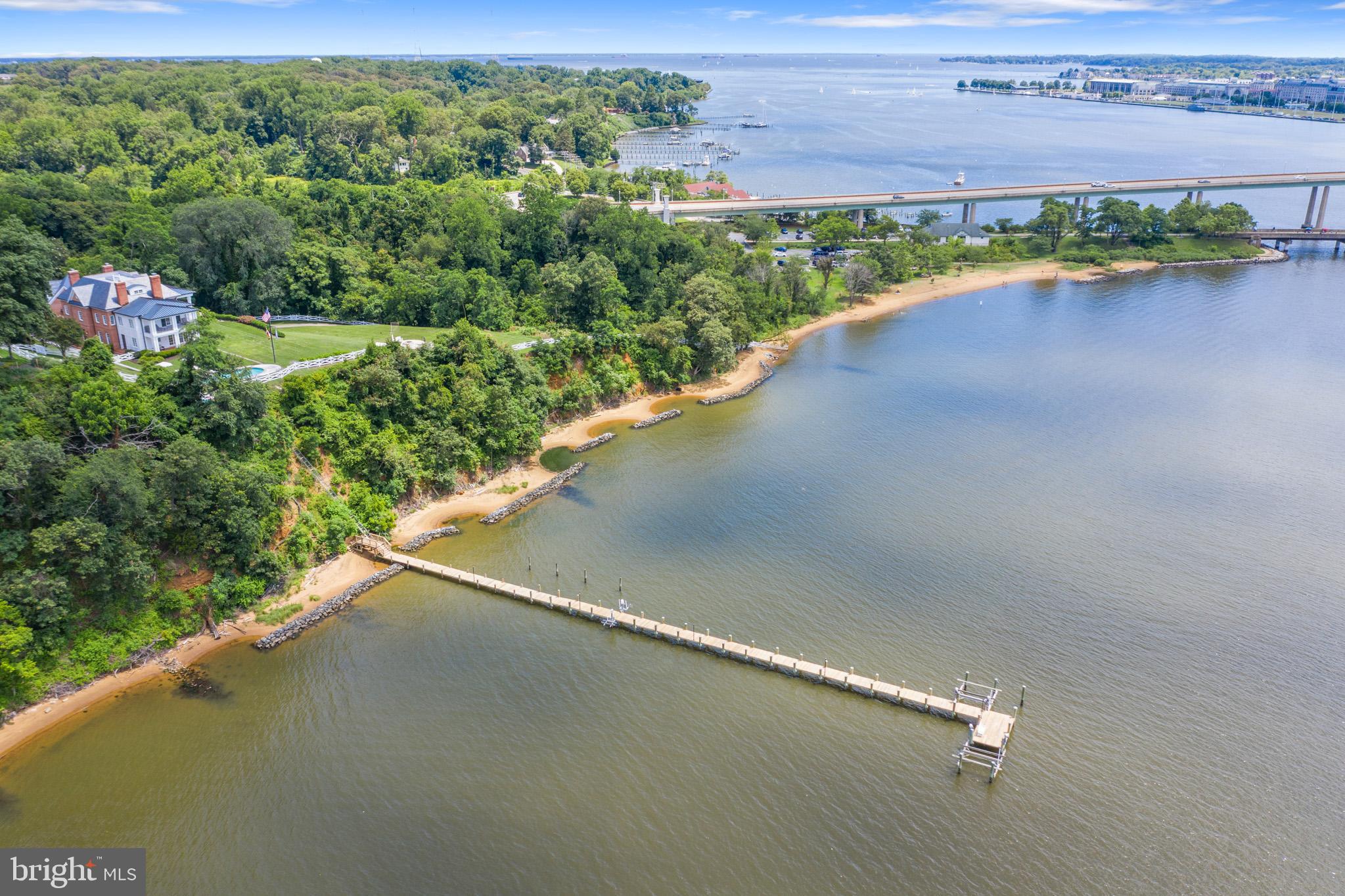 PENDENNIS MOUNT - Residential