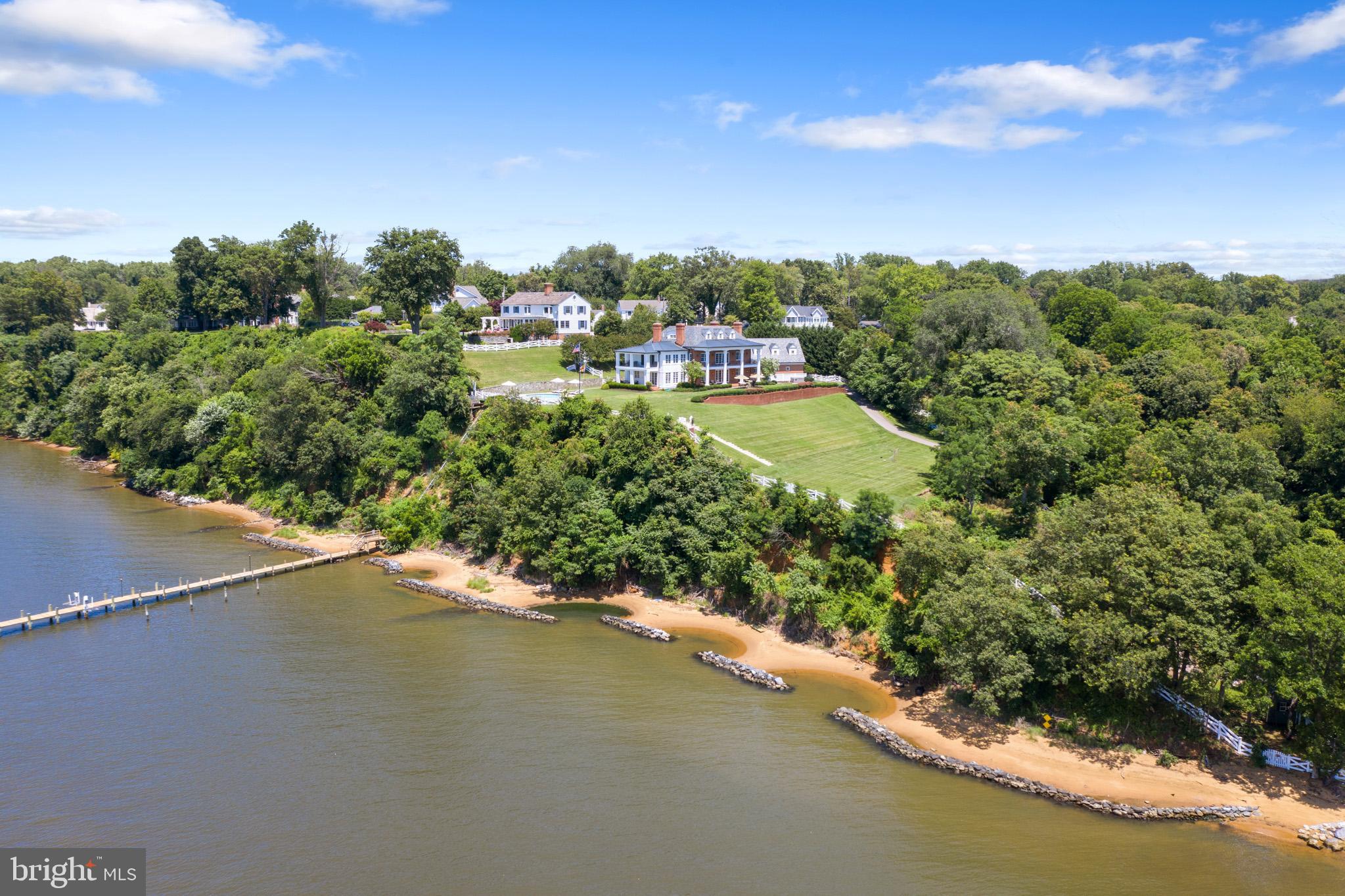 PENDENNIS MOUNT - Residential