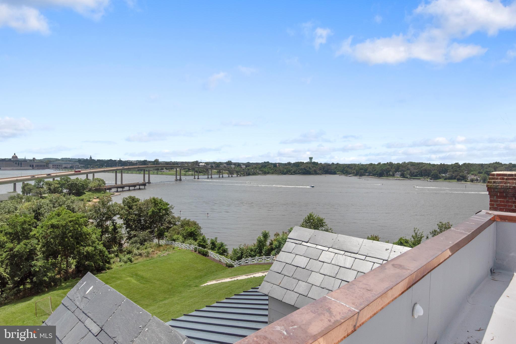 PENDENNIS MOUNT - Residential