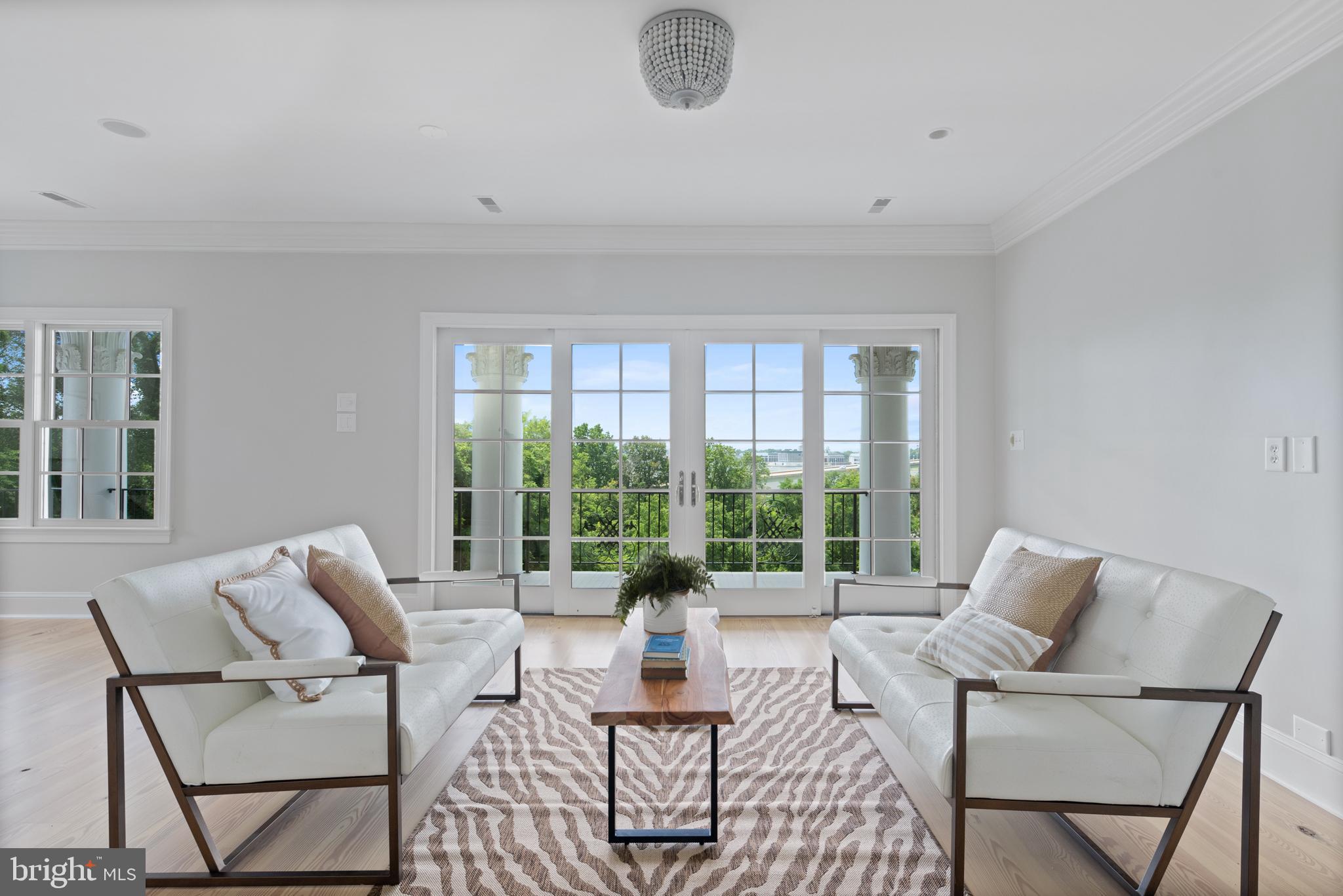 PENDENNIS MOUNT - Residential