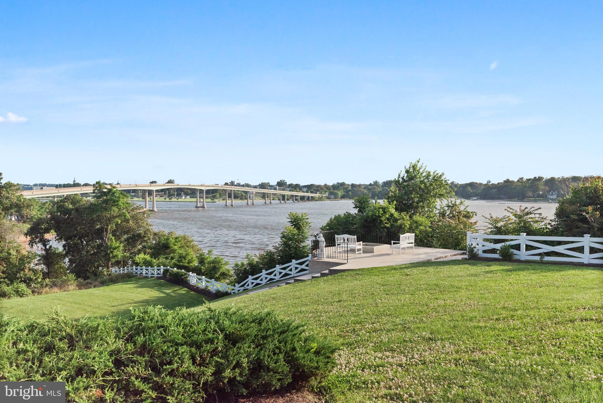 PENDENNIS MOUNT - Residential