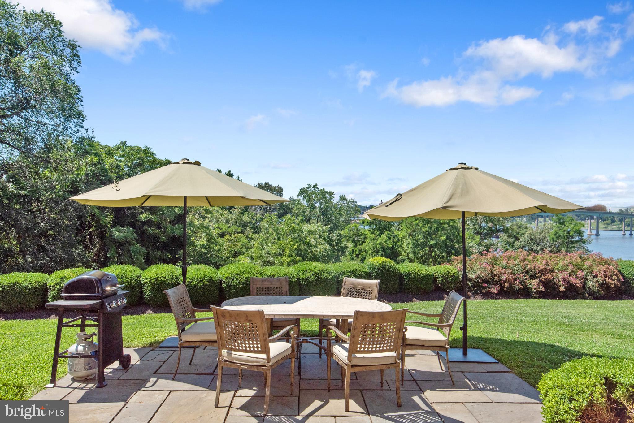 PENDENNIS MOUNT - Residential