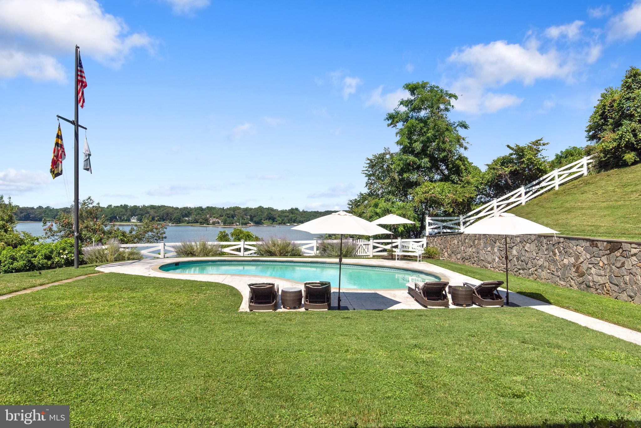 PENDENNIS MOUNT - Residential