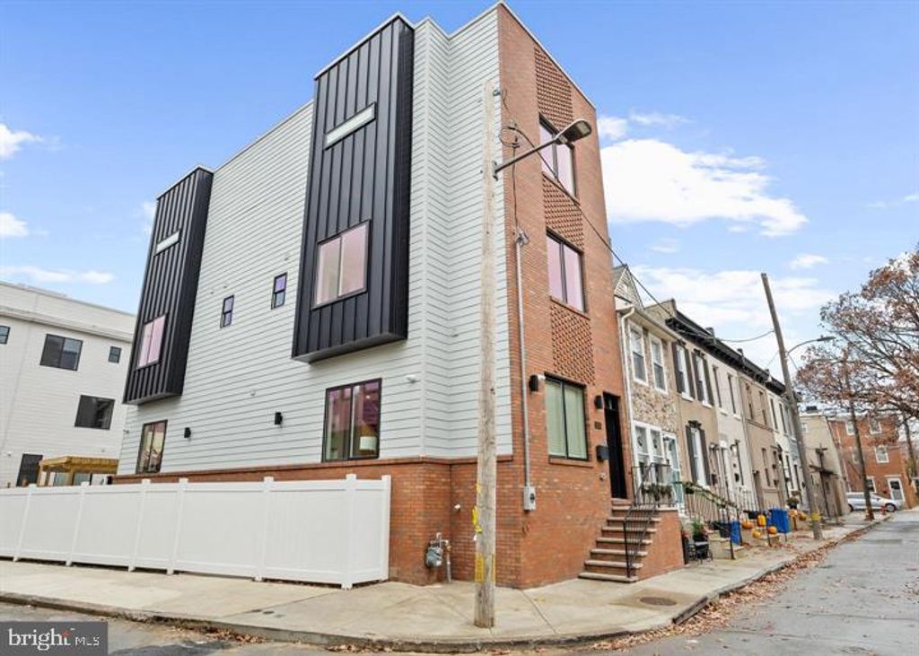 Photo of 2632 Tulip Street, PHILADELPHIA, PA 19125 (MLS # PAPH2593314)