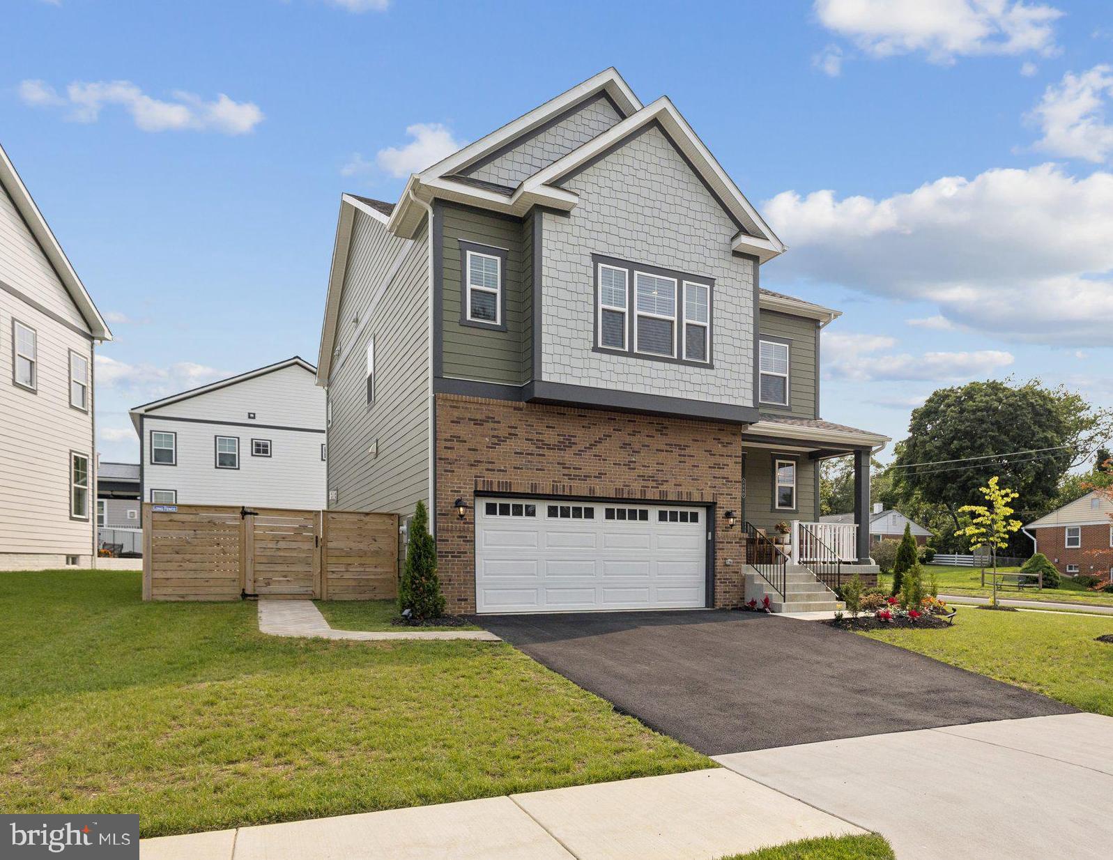3880 HILLVIEW COURT
