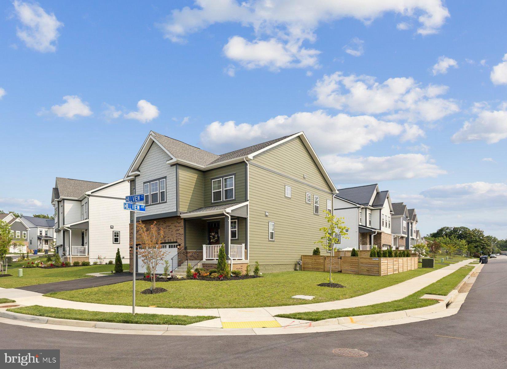 3880 HILLVIEW COURT